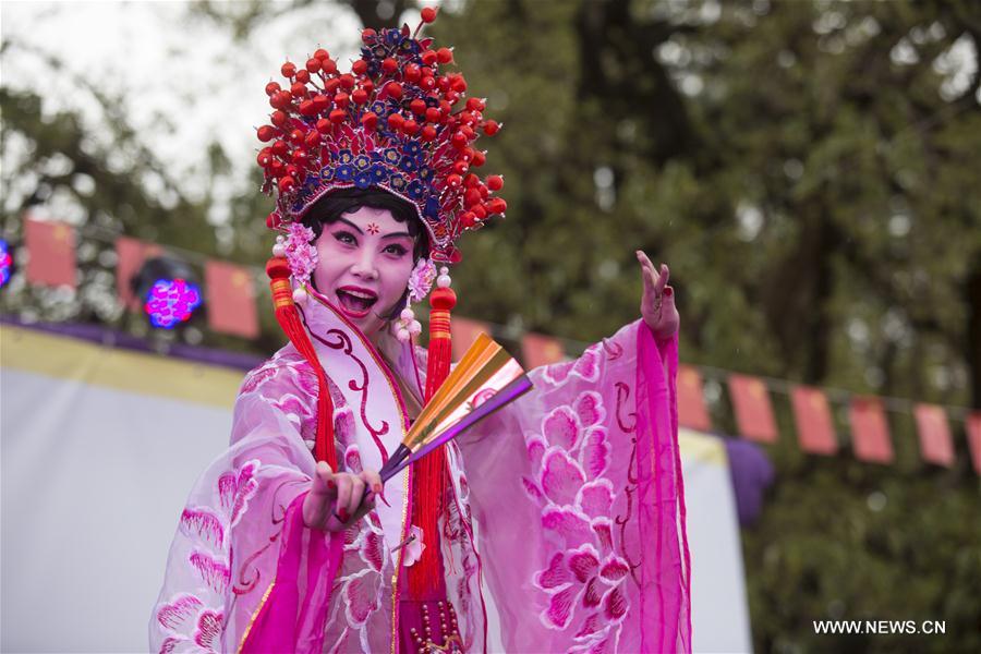 Buenos Aires hosted on Saturday celebration of Mid-Autumn Festival with music, gastronomy and typical dances of China.