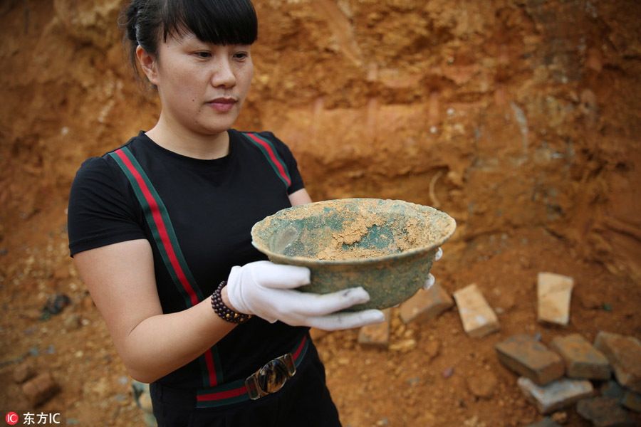 6 bronze vessels unearthed in Jiangxi