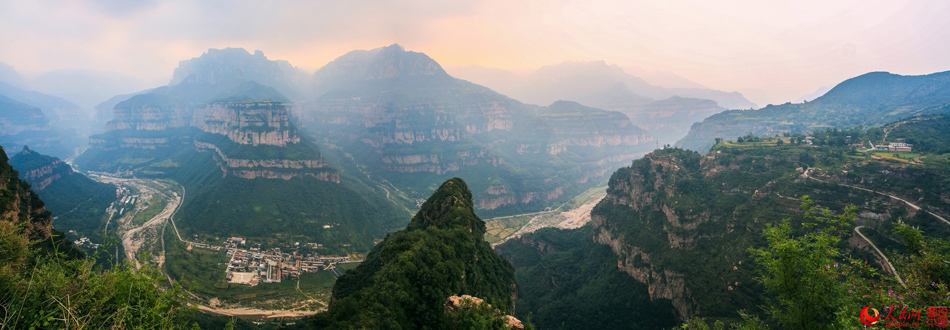Spectacular scenery of Tianyi Mountain
