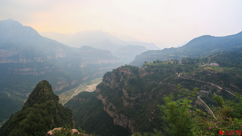 Spectacular scenery of Tianyi Mountain