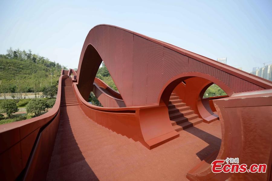 Bridge dubbed ‘sexiest architecture’ to open to public in C China