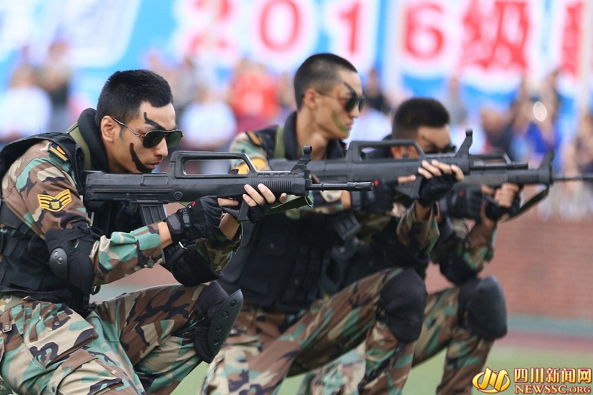 Air security majors display civil aviation anti-terrorism tactics