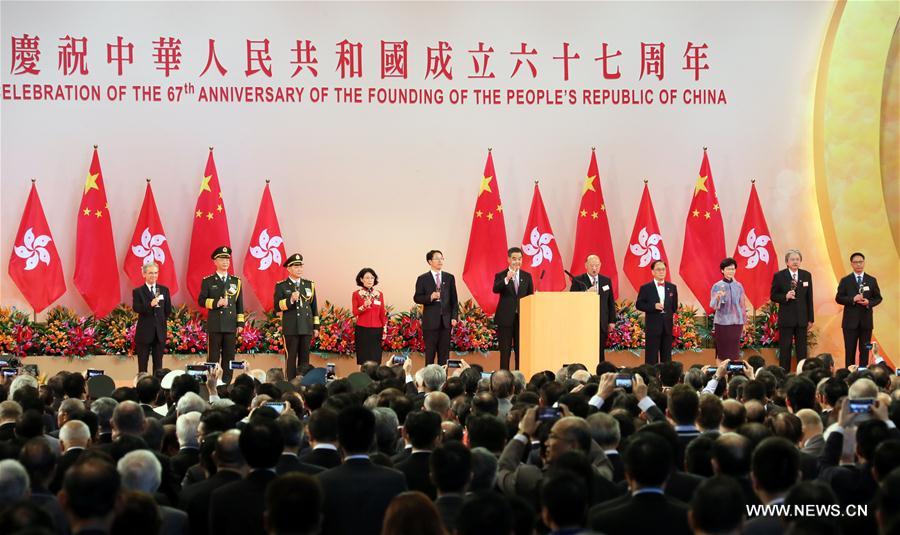 A reception celebrating the 67th anniversary of the founding of the People's Republic of China is held in Hong Kong Special Administrative Region, south China, Oct. 1, 2016. (Xinhua/Li Peng)