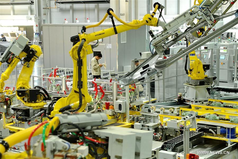 China's manufacturing activity expands again, non-manufacturing PMI rebounds
