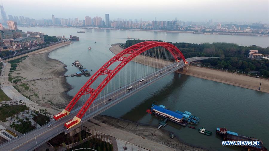 Aerial photos show bridges in Wuhan, central China's Hubei
