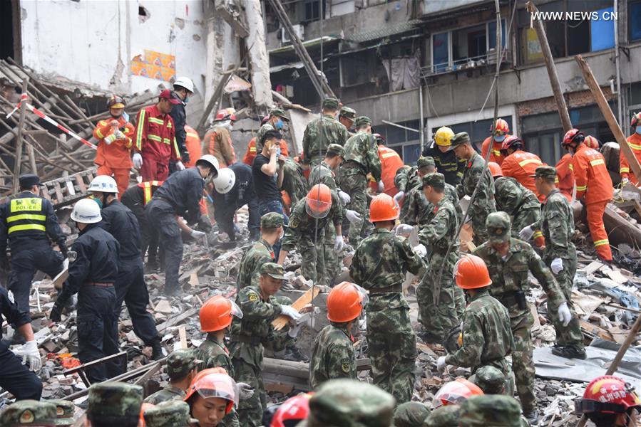 East China houses collapse, six rescued