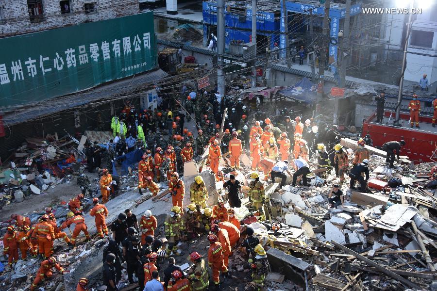 East China houses collapse, six rescued