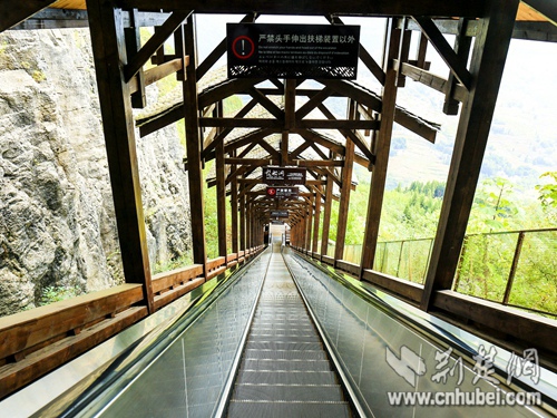 World's longest sightseeing escalator awaits you in Central China