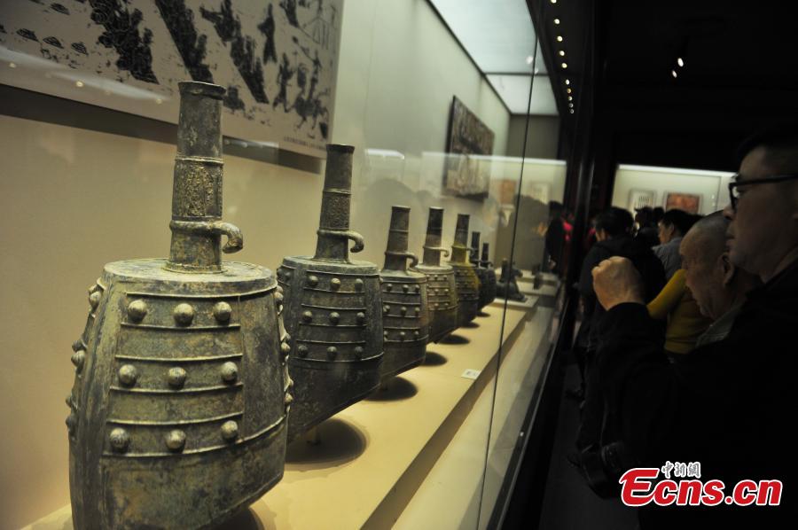Over 900 artifacts from Han tomb on display