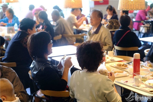 Shanghai IKEA’s new challenge: Blind dating among the elderly