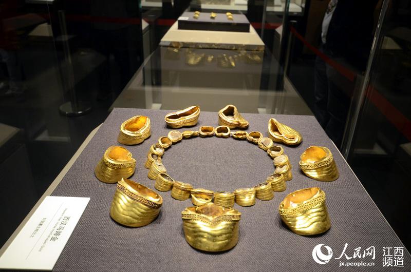 Relics excavated from Marquis of Haihun tomb exhibited in Jiangxi