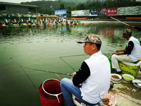 Hundreds of fishing masters went fishing in Xiangyang