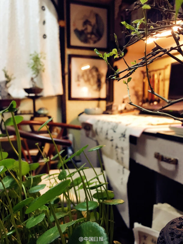 Vintage Chinese-style dorm decorations wows netizens