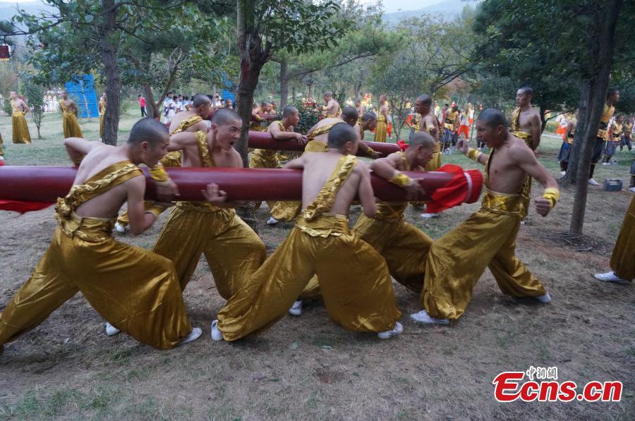 Shaolin kung fu stunts mark festival