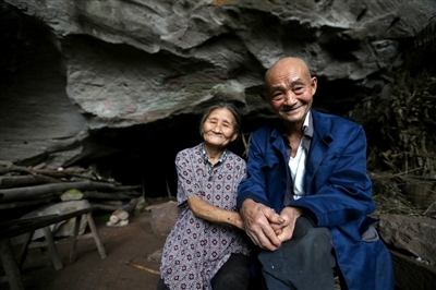 Hermit couple lives in cave for 54 years