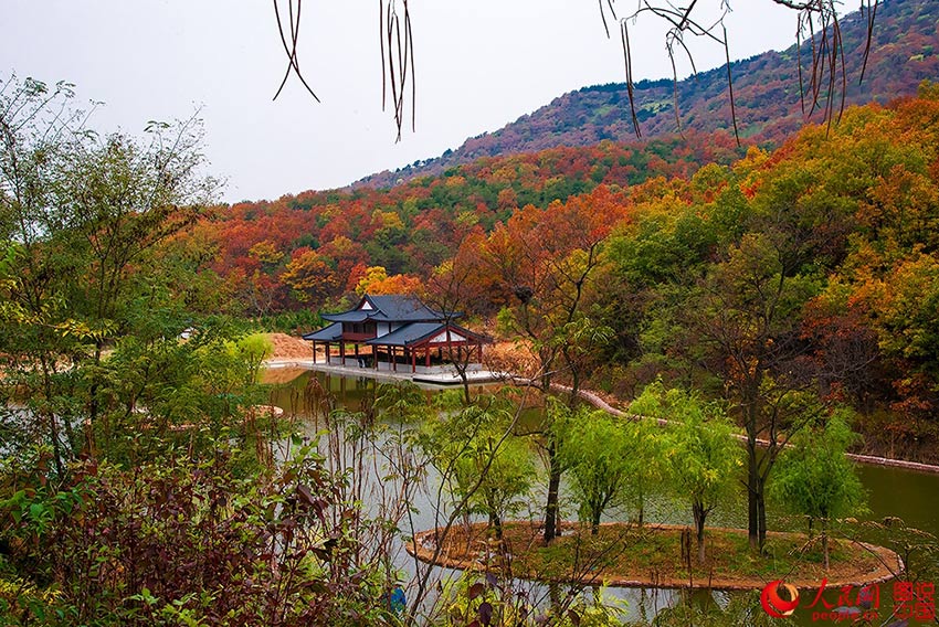 Hengshan Temple in autumn