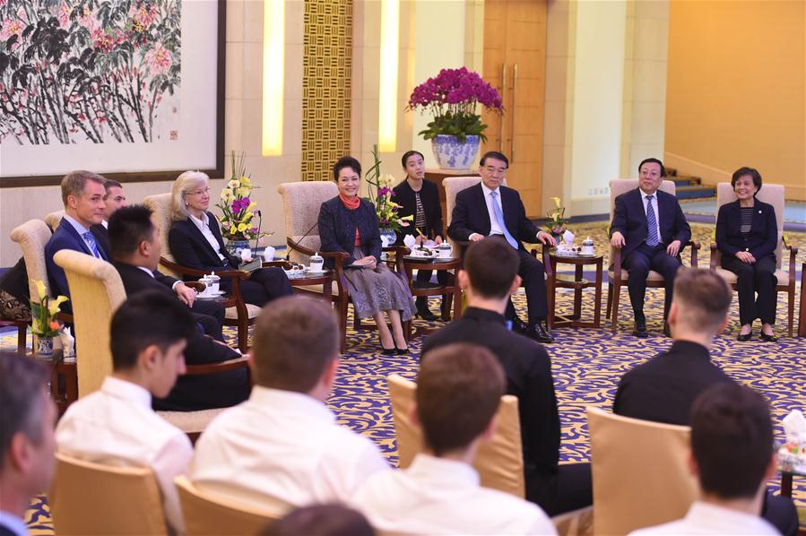Xi's wife meets German students, teachers