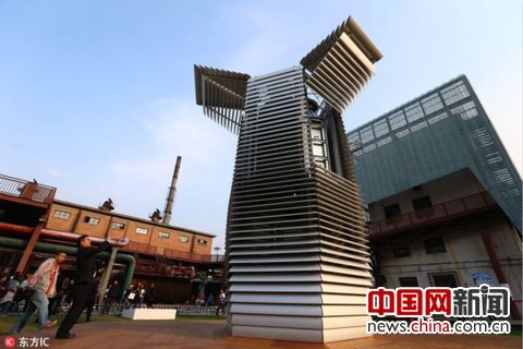 Experts call Smog Free Tower 'nothing more than performance art'