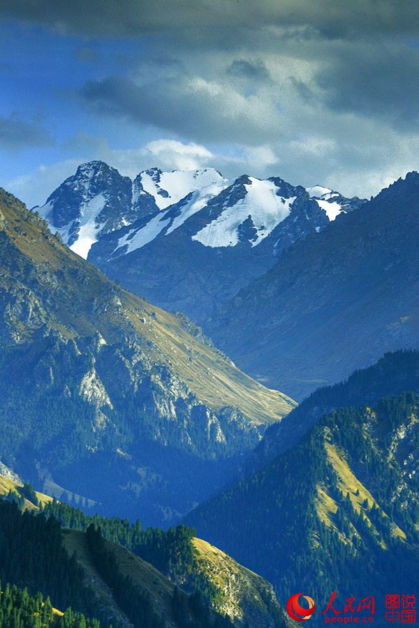 Majestic Tianchi Lake in Tianshan Mountains