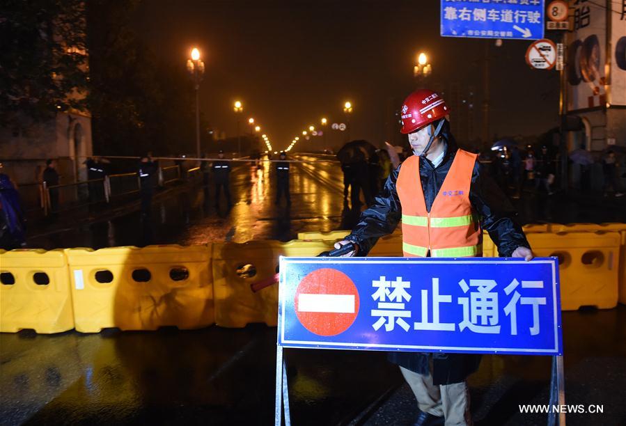 CHINA-NANJING-BRIDGE RENOVATION (CN)