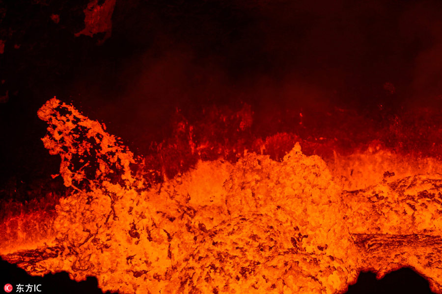 Adventurers explore Mars-like volcano in Vanuatu