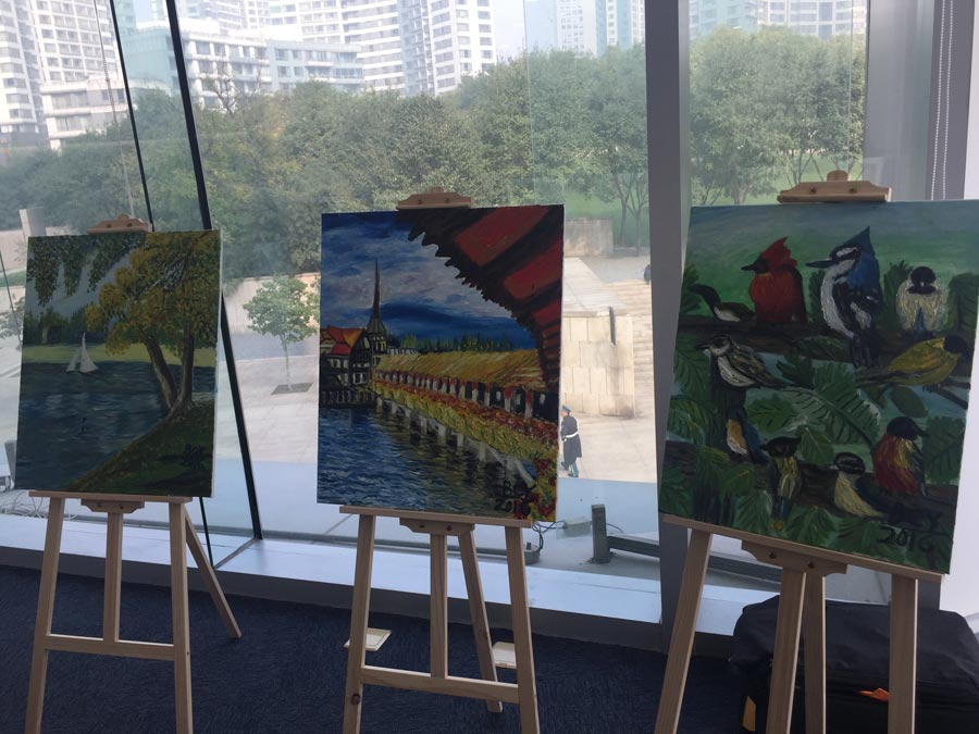 Autistic artist impresses audiences with painting skills