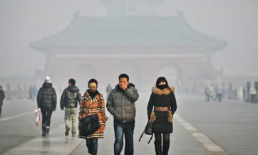 Heavy smog engulfs more than 30 cities around China