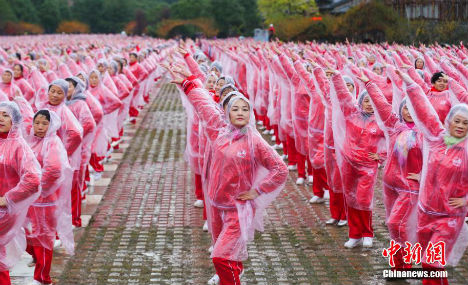 50,000 people set Guinness square dance record