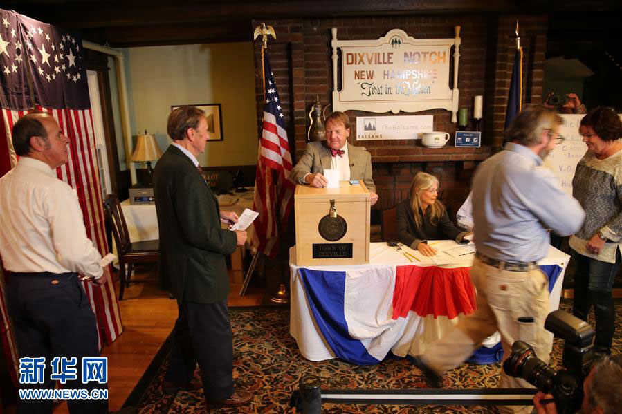 American voters flock to polling stations to decide next US president