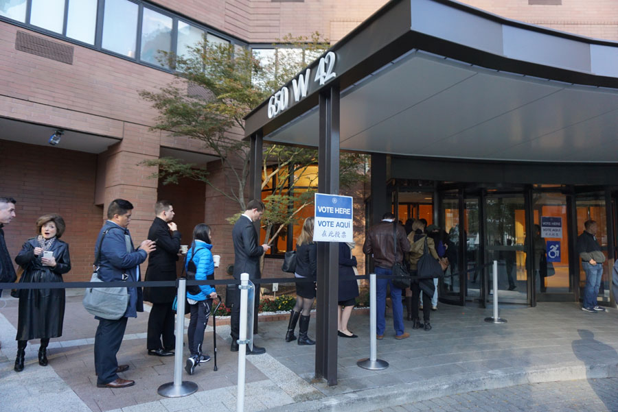 American voters flock to polling stations to decide next US president