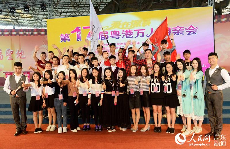 Double blind dates between twins