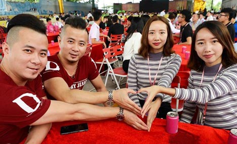 Double blind dates between twins