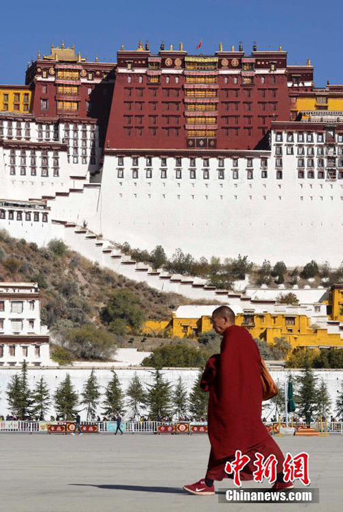 Potala Palace painted for celebration