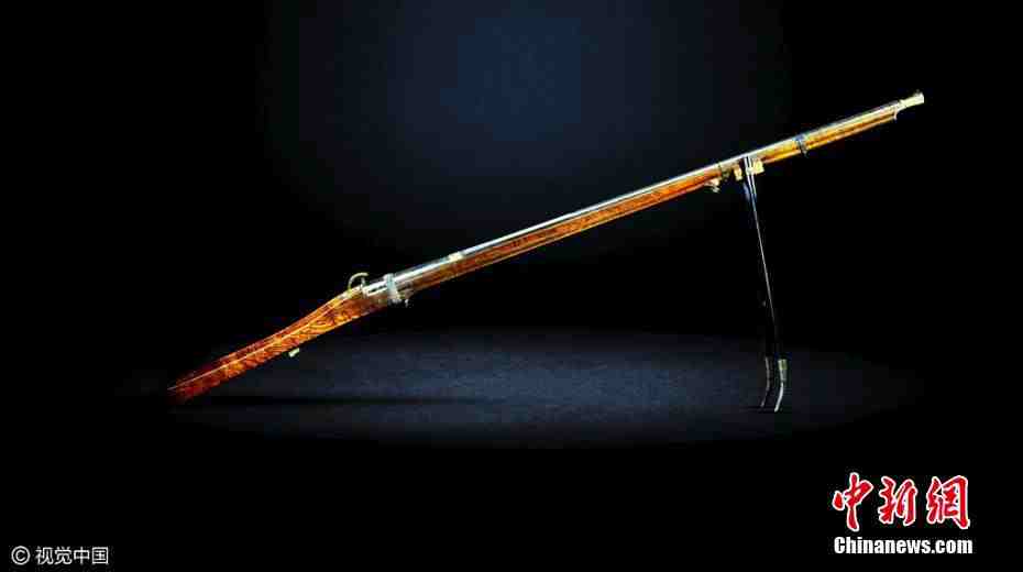 Qianlong Emperor's imperial musket sold for £1,985,000