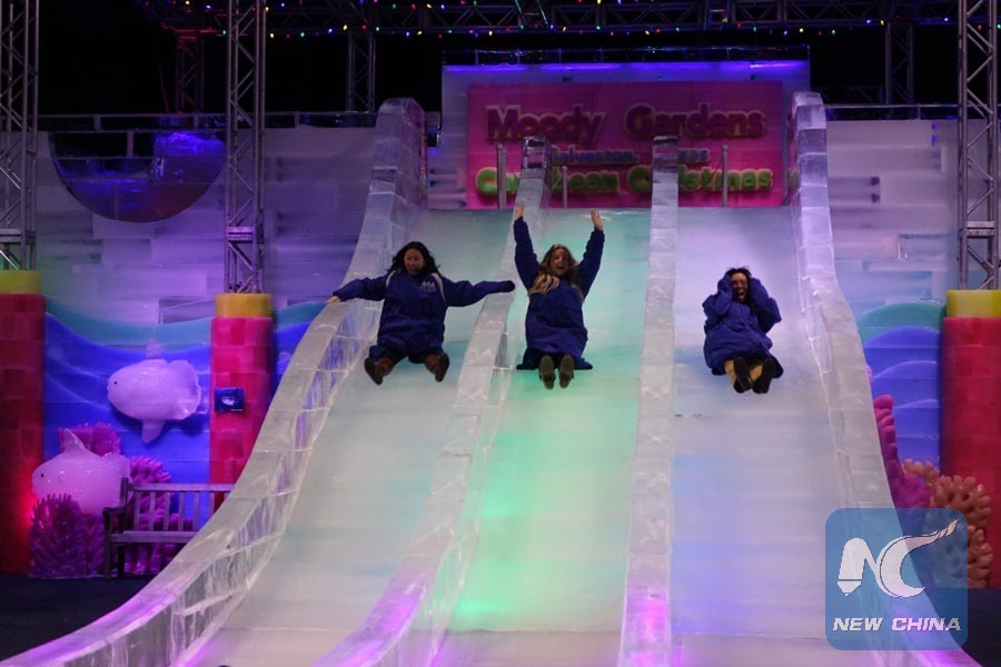 Feature: Chinese ice carvers bring Caribbean Christmas ice sculptures to Texas