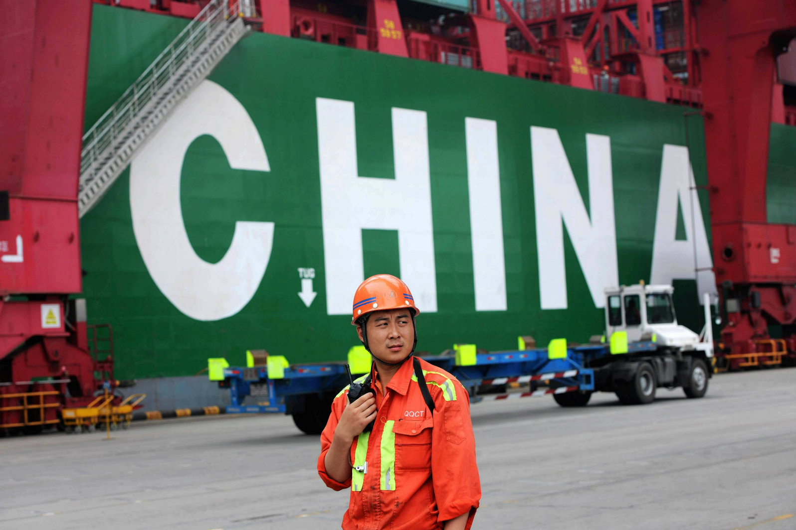 China investment growth steady, private sector slightly improves