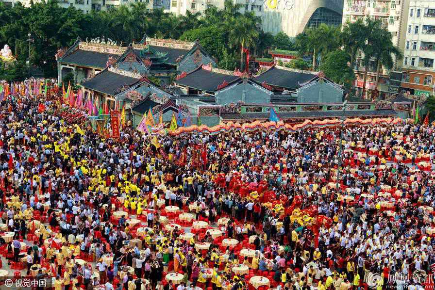 32,000 people gather to worship ancestors in Shenzhen