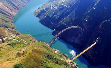 Large arch bridge in Yunnan province