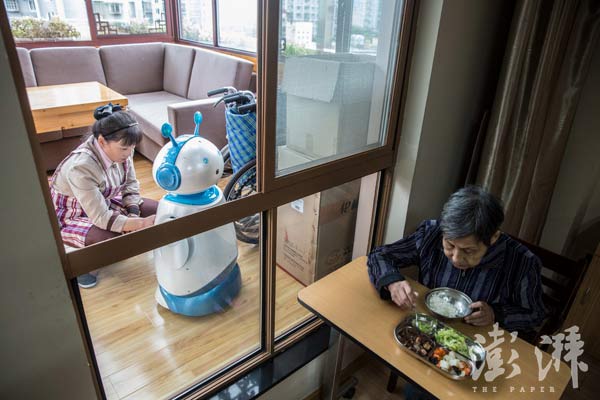 Robots in rest homes to serve aging society in China