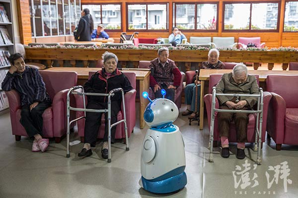 Robots in rest homes to serve aging society in China