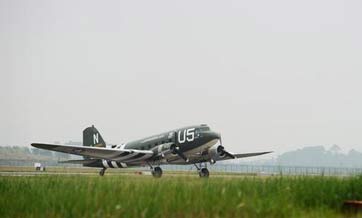WWII plane flies to China for permanent display