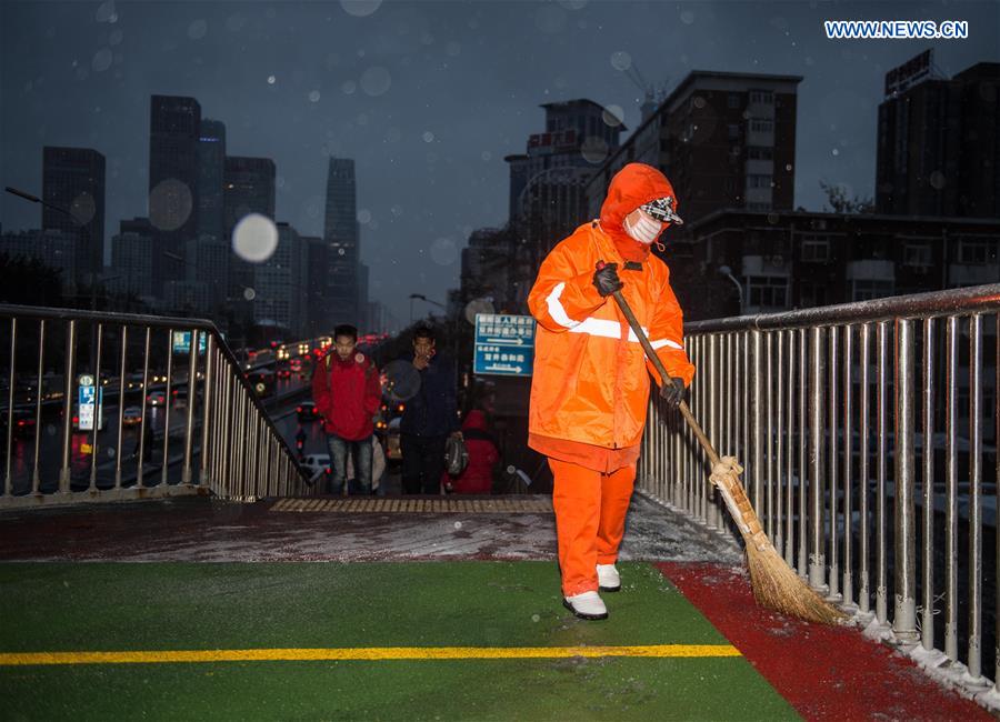 CHINA-BEIJING-FIRST SNOW (CN)