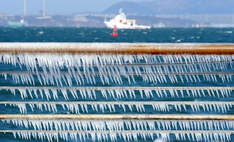 Icicles carved by wind in Dalian