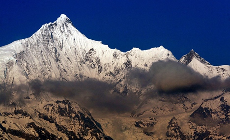 Meili Snow Mountain:Godlike snow mountain in China