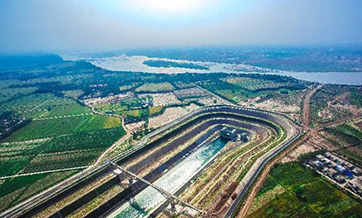 42 mln people in north, central China drink "southern water"