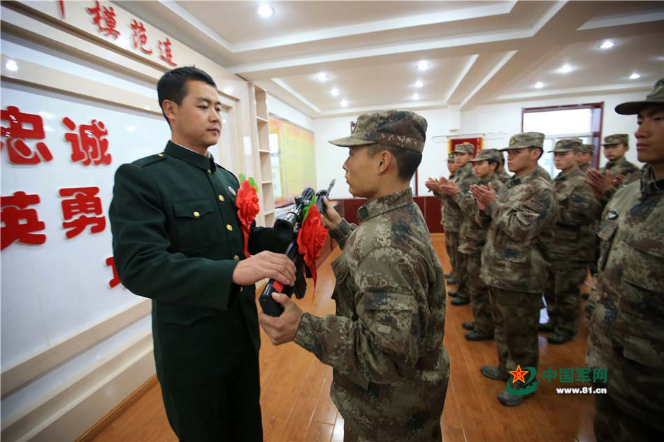 'Sniper king' waves goodbye to military service