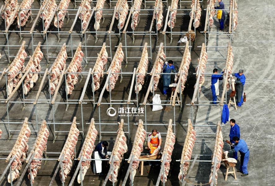 Thousands of Jinhua hams hang in sun