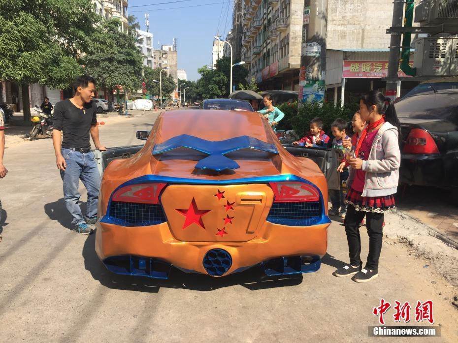 Cool! Auto worker builds sports car by hand
