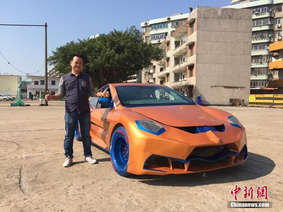 Cool! Auto worker builds sports car by hand