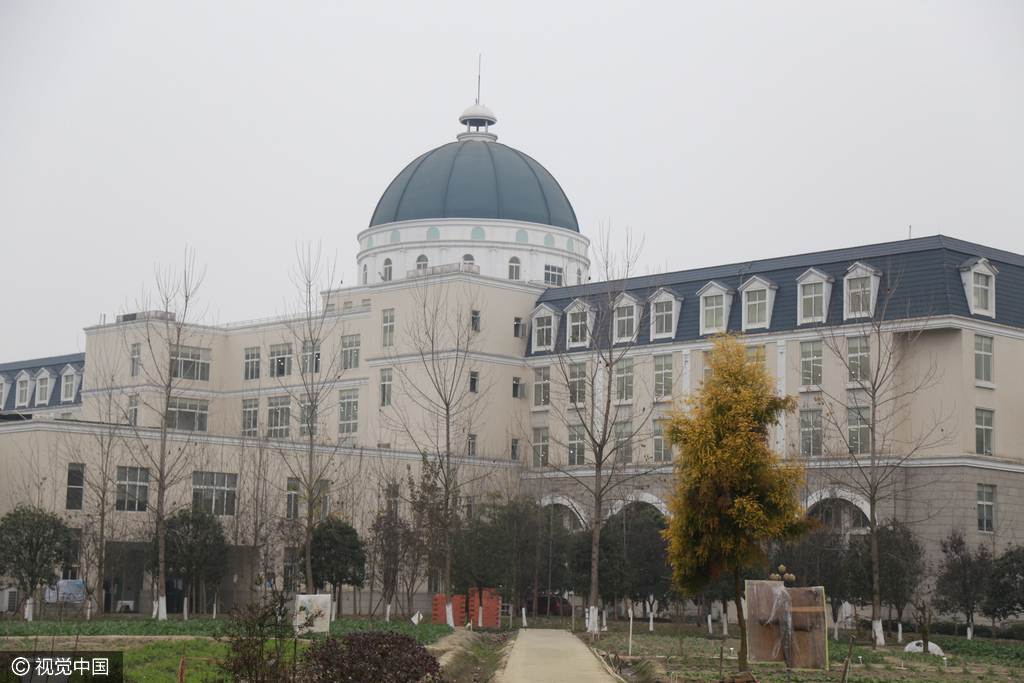 US Capitol lookalike on Chengdu university campus
